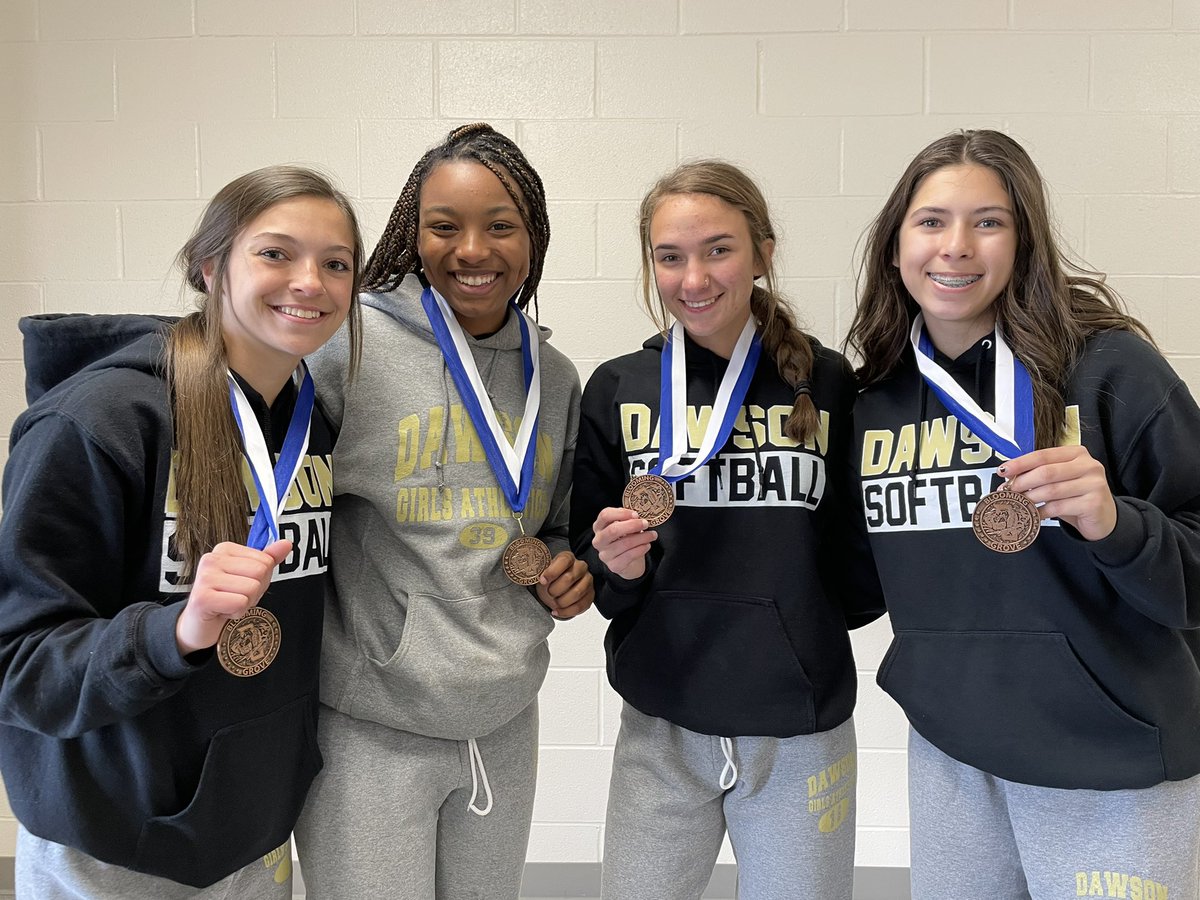 CoachRobinson87's tweet photo. “You and your opponent want the same thing. The only thing that matters is who works for it the hardest.” Dawson girls took home some medals last meet 🏅 #ILoveTrackSeason #trackandfield @disdtx @DawsonAthletics https://t.co/gnxdANpfoW