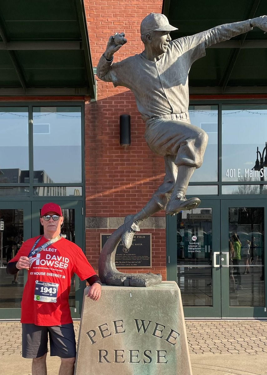 ChiefHowser's tweet photo. Just me and ANOTHER homegrown Louisville native! Honored to share the “homegrown” status with this great athlete and American Hero! #PeeWeeRease ⚾️ #HomeGrownRep 🍅 #KentuckyFirst 🇺🇸 #Howser4KY 👩🚒 https://t.co/PLdFRVUXPu