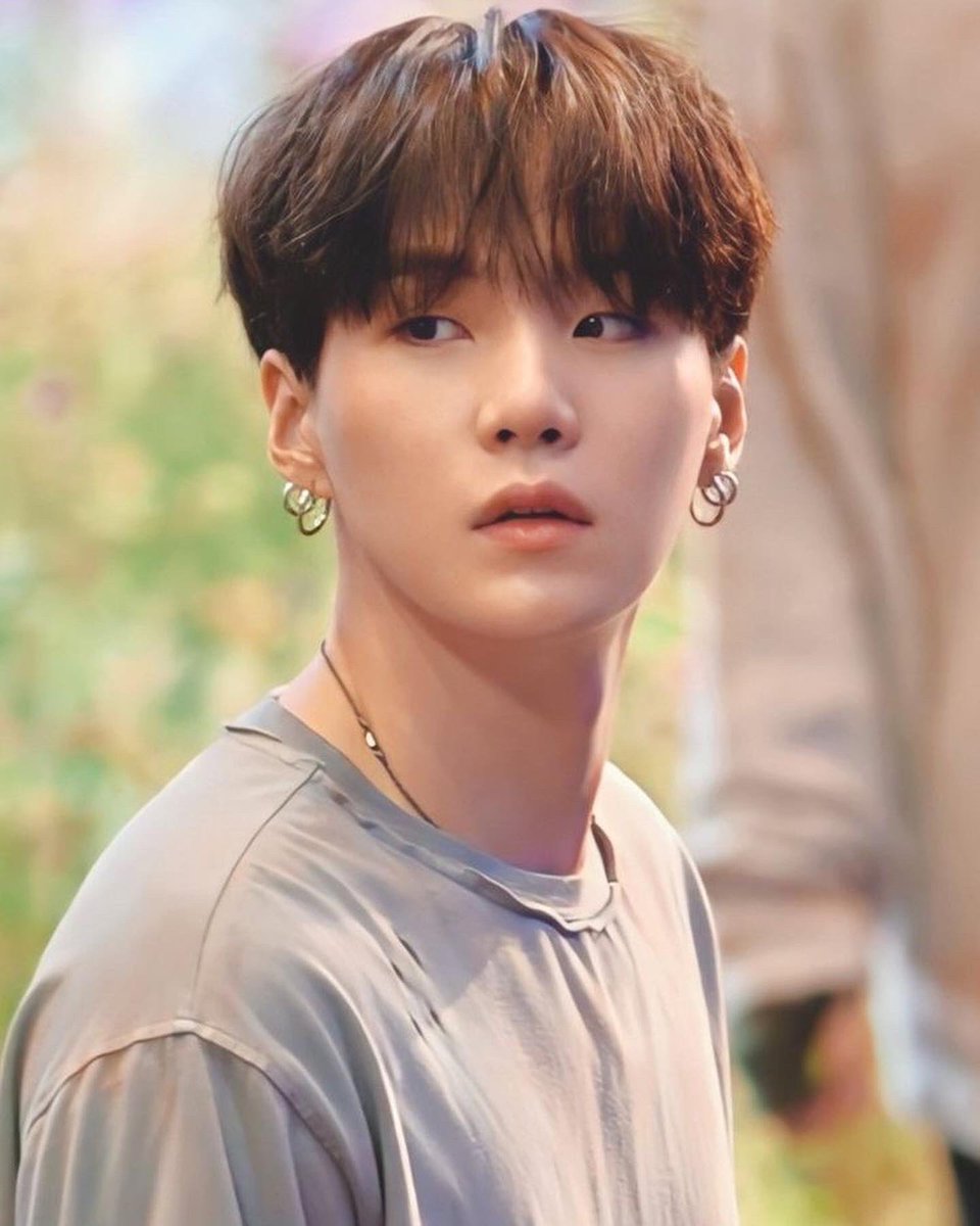 ArmyGam10's tweet photo. Happy Birthday, Agust D! Happy Min Yoongi Day, Army! 🤍 https://t.co/PXSUk2M7Uq