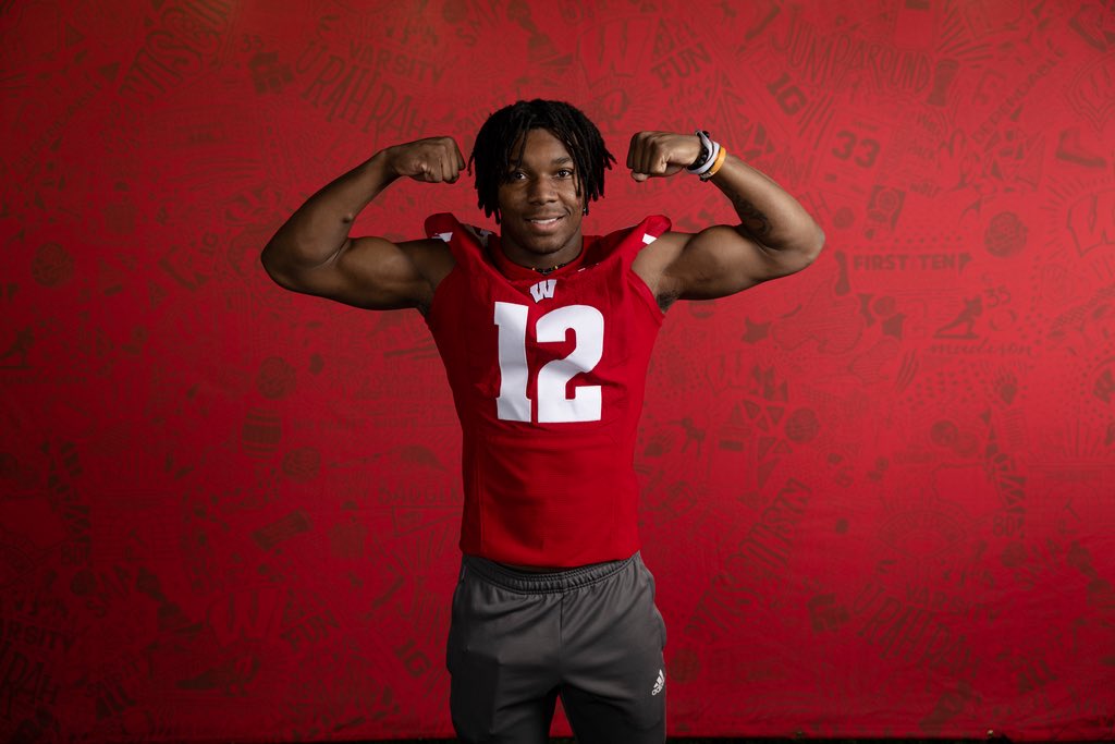 Pickatron2.0🏈🦍📺🥶 tweet media