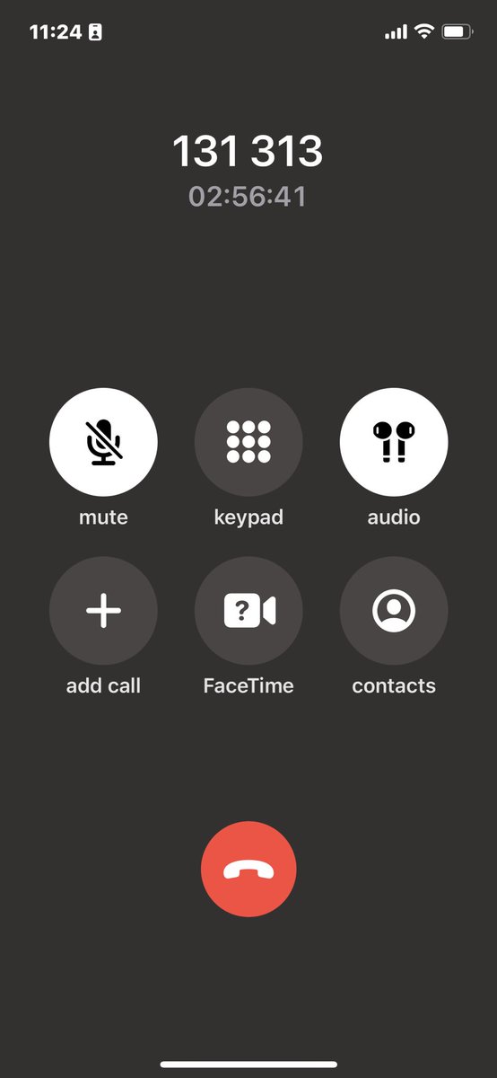 wandering86's tweet photo. @Qantas my efforts at getting in touch https://t.co/KOO4GtdHGO