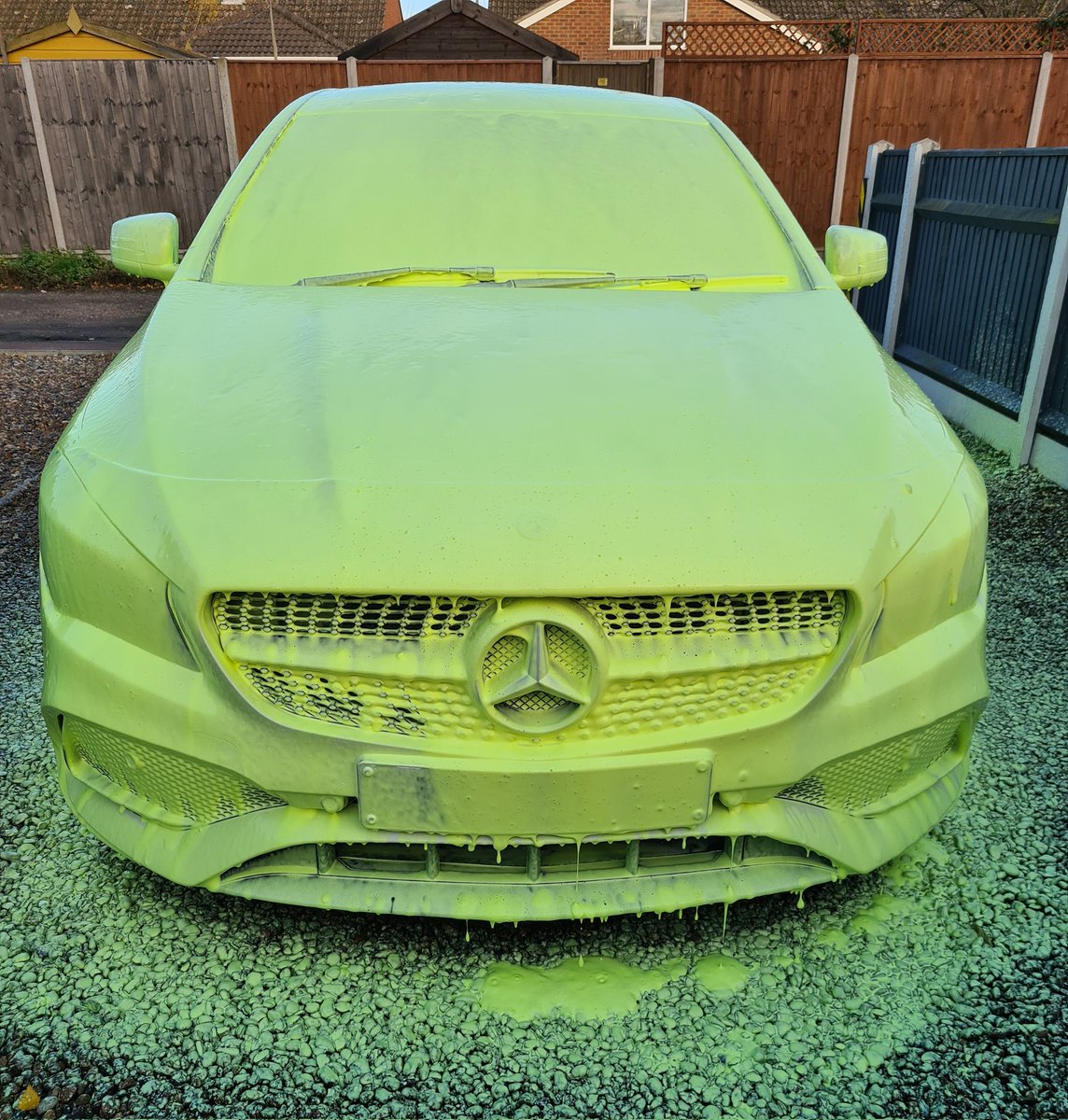 ElmDetailing's tweet photo. Different colour snow foam https://t.co/vYIHBE8lPe
