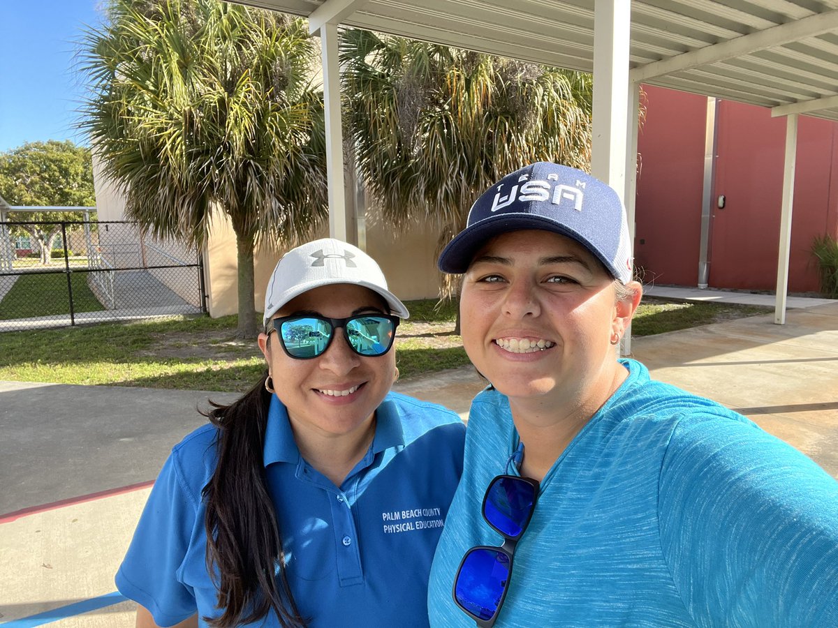 PE_Echeverria's tweet photo. @TiradoEileen matching today #twining #SELweek #PBCPE https://t.co/NQuaml9FBJ