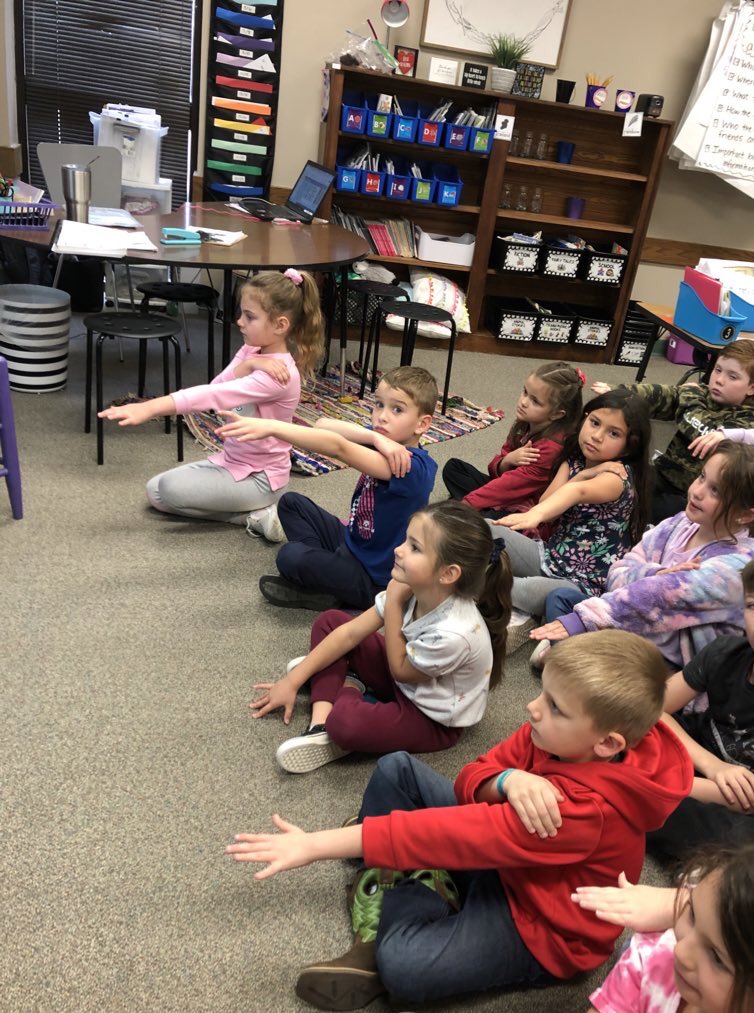 As an ELAR teacher, nothing excites me more than phonics. Check out these pros as they stretch out their words in today’s lesson. #Actonfam <a href="/ActonElementary/">Acton Elementary</a>