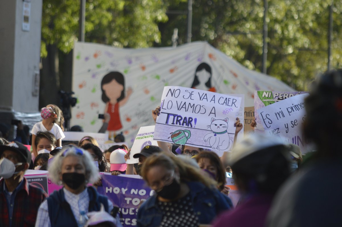 LaNoticiaTlax1's tweet photo. #LoVíEnQuadratín Imágenes de la movilización este #8M en Tlaxcala Capital. Feministas alzan la voz contra la violencia en el estado.

📷: Enrique Chávez https://t.co/Hvv9Nkt4ON