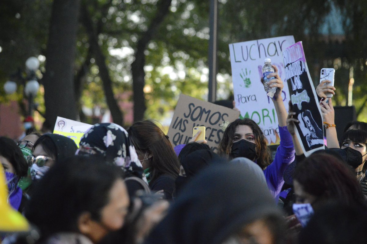 LaNoticiaTlax1's tweet photo. #LoVíEnQuadratín Imágenes de la movilización este #8M en Tlaxcala Capital. Feministas alzan la voz contra la violencia en el estado.

📷: Enrique Chávez https://t.co/Hvv9Nkt4ON
