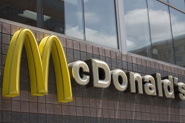 Se presentaron largas filas en McDonald's de Rusia tras anuncio de su cierre temporal
noticias.caracoltv.com/mundo/guerra-u…