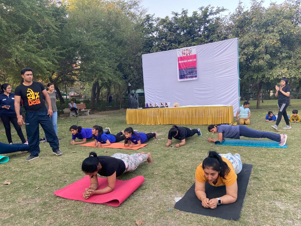 TeamFitness12's tweet photo. @DMNorthdistt @NorthDlcw @msisodia @MinistryWCD @NCWIndia @AdvRajendraPal @SamanvayWCD @rashmisinghIAS हारना या जितना जरुरी नहीं है, जरुरी है खेलना क्यूंकि जो खेलने की हिम्मत रखते है वो हारने या जीतने से नहीं डरते!

This women’s day, Mission team fitness Celebrated- ऐसी धाकड़ है - डर से तो म्हारी छोरी जीत चुकी स

Say no more medical test - Only Fitness test

We love fitness https://t.co/YcoHNkwx9b