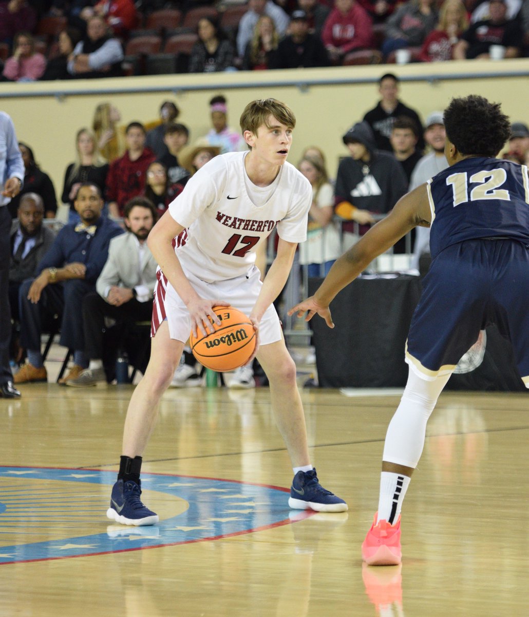 IWasAtTheGame's tweet photo. OSSAA Class 4A #OKPreps Boys State Quarterfinals

WEATHERFORD, led by Cade Jennings, down HERITAGE HALL 77-63 and move on to Semi-Final Friday.

Jennings dropped 32 on 7-11 shooting from the 3-point line AND WAY BEYOND and 9-10 from the free throw line and played all 32 minutes. https://t.co/BfjeLzOhjM