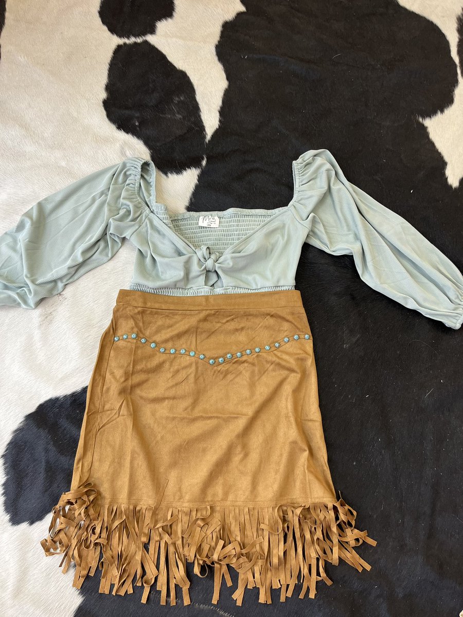 gkaylaaaa's tweet photo. We restocked on our skirts 💗🐮 1611 richey at Pasadena tx 77502 Monday -Sunday 10-9pm https://t.co/fYO9W8sWOf