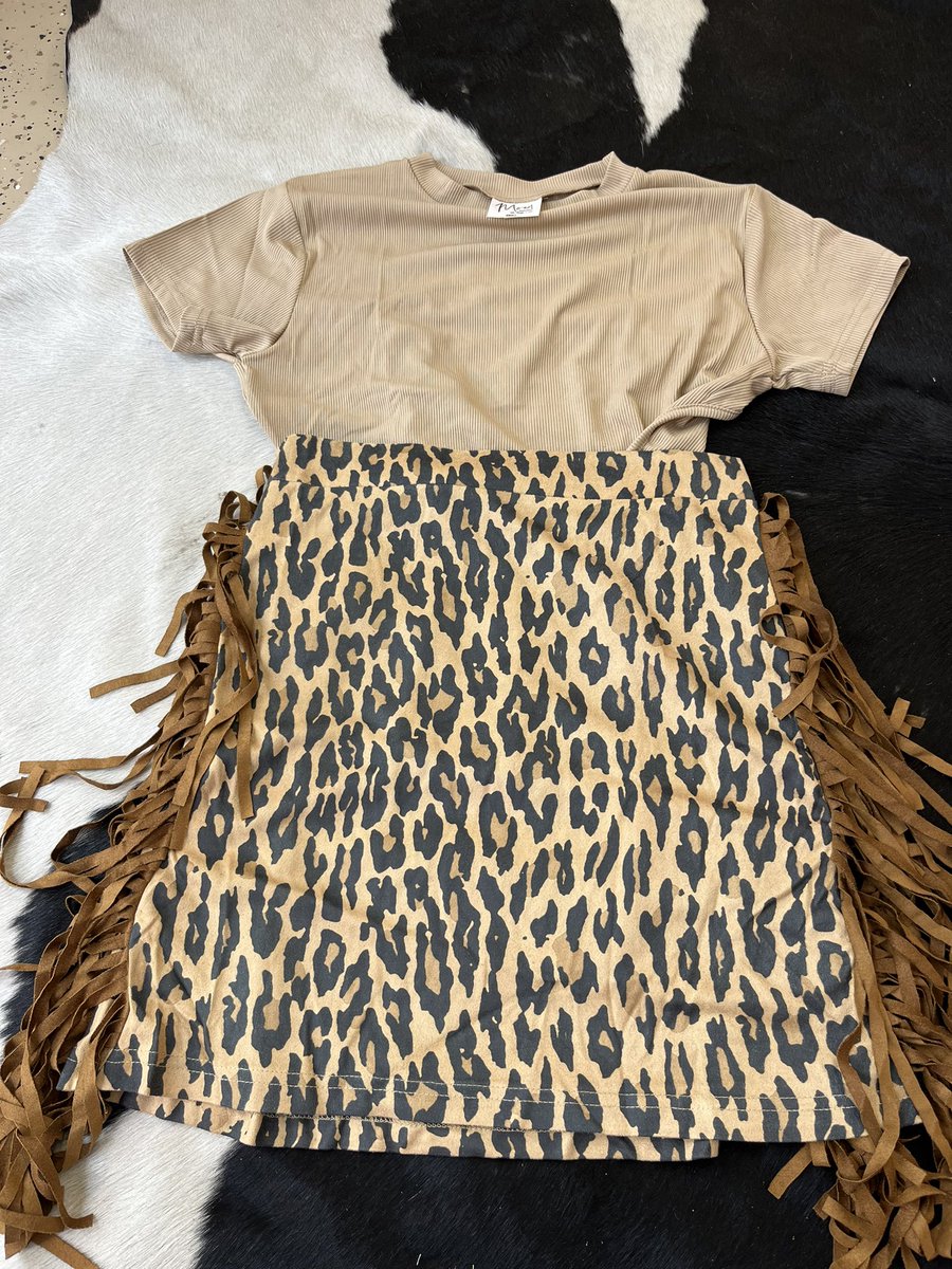gkaylaaaa's tweet photo. We restocked on our skirts 💗🐮 1611 richey at Pasadena tx 77502 Monday -Sunday 10-9pm https://t.co/fYO9W8sWOf