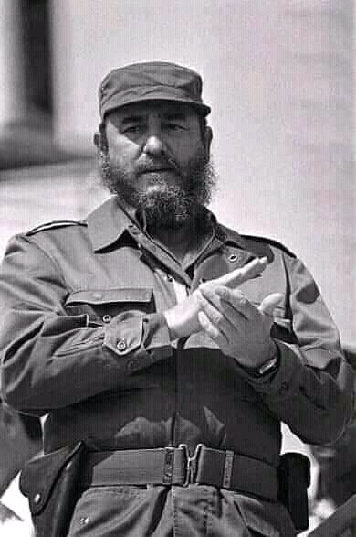 OsmarCtcmat's tweet photo. #Fidel Nosotros no podemos mudarnos de este hemisferio. Y si pudiéramos, no lo haríamos por una cuestión de vergüenza y de dignidad  . Estamos realmente satisfechos con nuestra ubicación geográfica.#Matanzas #Cuba #CubaViveEnSusMujeres #CubaEsCultura https://t.co/BywMduUKol