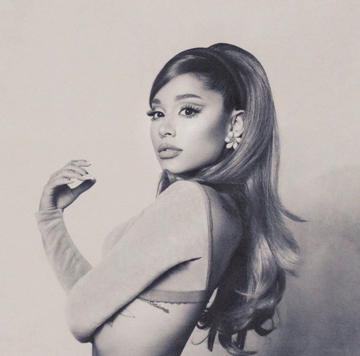 AG7Source's tweet photo. 🚨 | Ariana Grande has just registered 8 new songs to ASCAP 👀 #AG7 🍵

— The song titles are hidden for leaking reasons https://t.co/qKJr0pMPic