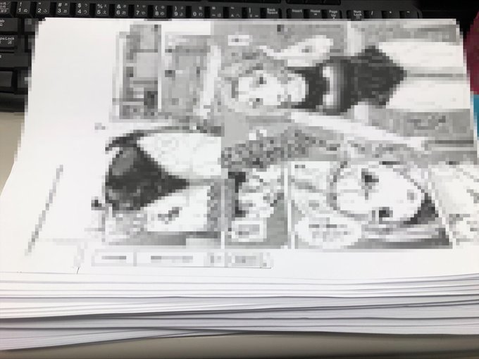 本日は次号の真激の校正です。
このように実際に印刷された紙の束を編集部全員で回し読みして、誤字脱字や修正漏れ、乱丁・落丁がないかを入念にチェックするのです。 