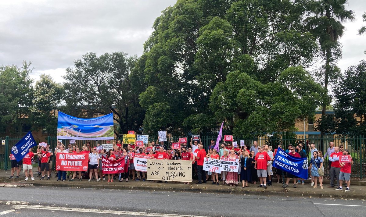 If the government can't fill vacancies in Coffs Harbour, how will they fill them in remote or regional parts of the state. Teachers deserve #MoreThanThanks