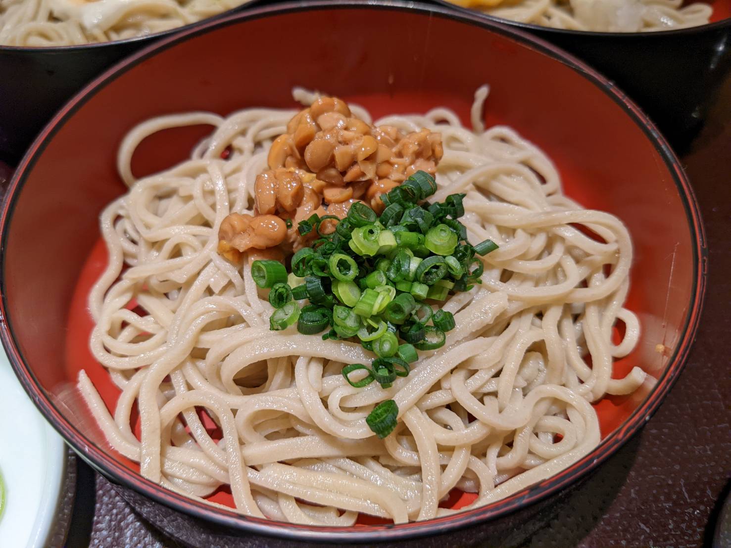大堀員義 Ok Hth Hopethishelps 好きです蕎麦 神田まつや吉祥寺店 小鉢そば 小鉢三種の食べ方 つゆを回しかけるか猪口に入れたつゆにつけるか 納豆そば は つゆを回しかけて食べるのがおススメです 好きです蕎麦 たまに行くならこんな