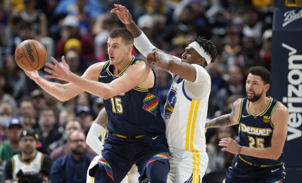 LionPridePress's tweet photo. Following the big triple double data of 46 + 12 + 11 in the last game, yokic once again hit 32 + 15 + 13 in this game, with a total of 78 + 27 + 24 in back-to-back triple double and two games. The super performance is undoubtedly expected to win the MVP of the regular season. https://t.co/qZVK44yewu