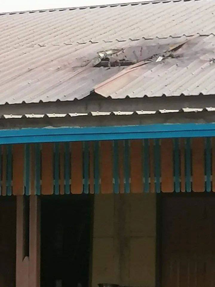 doublek_ziel's tweet photo. SAC fired artillery shells to AungMyayYarPyae Monastery where the refugees were placed  —injuring 5locals. SAC opened gunfire to the locals who were hiding near NatMyaung Cemetery—killing a civilian. #2022Mar9Coup #WhatsHappeningInMyanmar https://t.co/rp1zOQc6FR