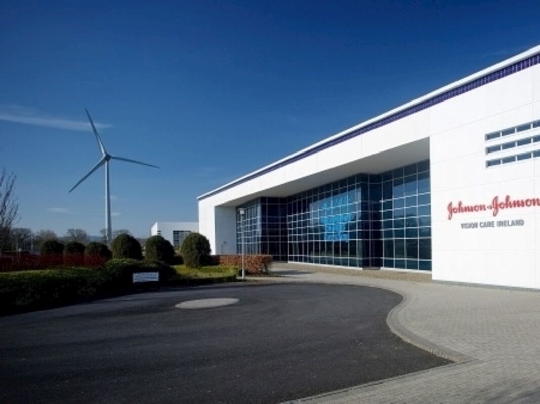 Another great news day for #Limerick City with announcement by <a href="/JNJVision/">Johnson & Johnson | Vision</a> of a €35m investment, with potential to create up to 200 new Jobs in #Castletroy, on top of 1,600 existing.

A warm congrats to all at Johnson &amp; Johnson Vision Care (Ireland) &amp; to <a href="/IDAIRELAND/">IDA Ireland</a> for work here