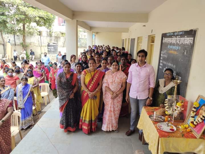 जागतिक महिला दिनाचे औचित्य साधून महिलांना ई श्रम कार्ड आणि हेल्थ कार्डचे वाटप करण्यात आले. आत्तापर्यंत अधिकृत नोंदणी झालेल्या नागरिकांपैकी ४५०हुन अधिक महिलांना काल ई श्रम कार्ड आणि हेल्थ कार्डचे वाटप करण्यात आले, तर बाकी नागरिकांना लवकरच कार्डचे वाटप करण्यात येणार आहे.