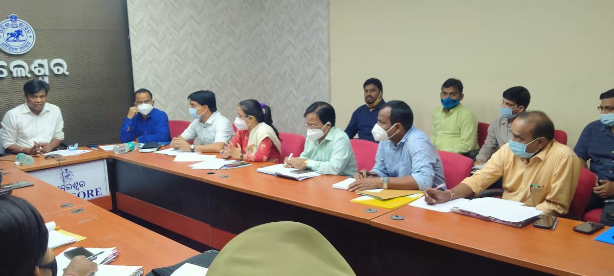 DBalasore's tweet photo. District level preparatory meeting on Heat Wave preparedness has been conducted today. SOPs have been discussed with all concerned.
#heatwave @SRC_Odisha @osdmaodisha @FmmchBalasore https://t.co/oC4sjQq422