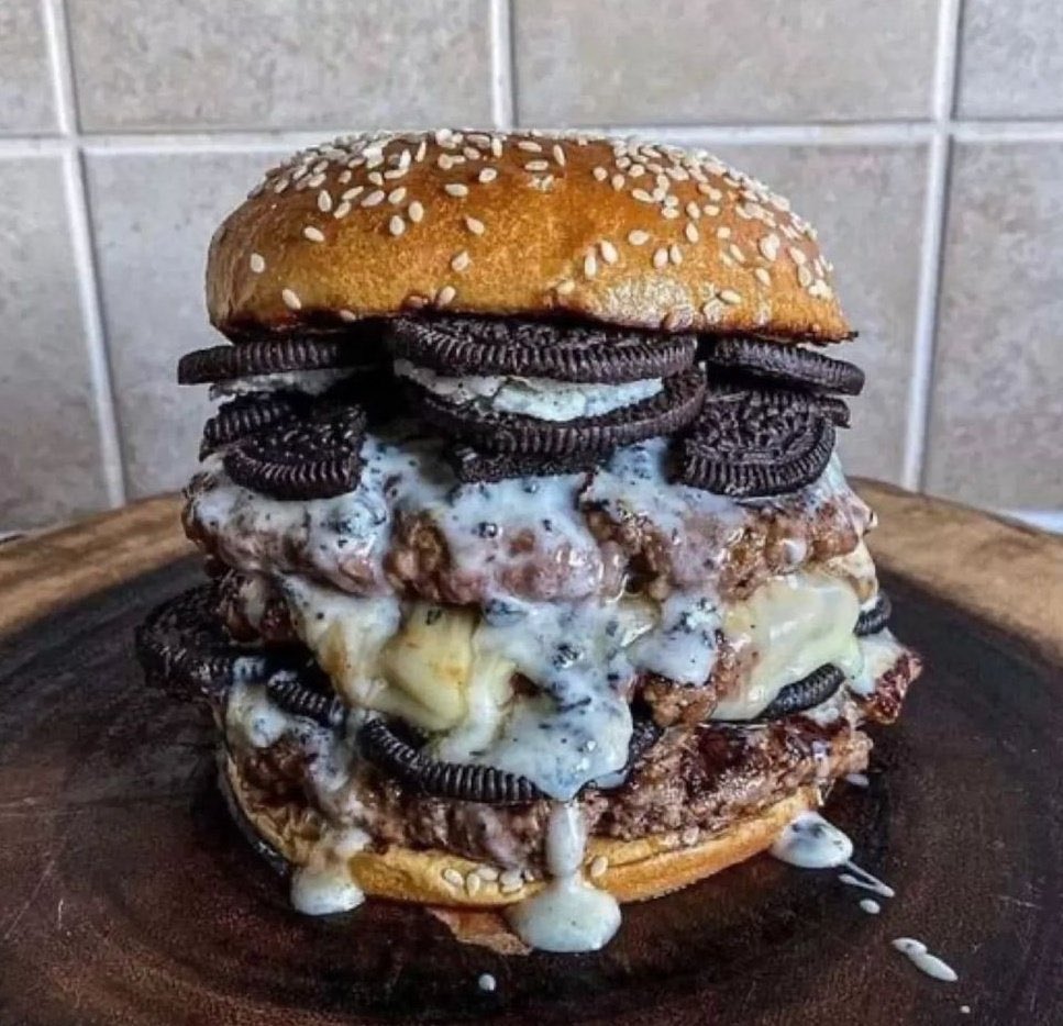 DavidPo17867342's tweet photo. @oscar_mezar Una Hamburguesita o que? 🥵 https://t.co/15VEvAYiev