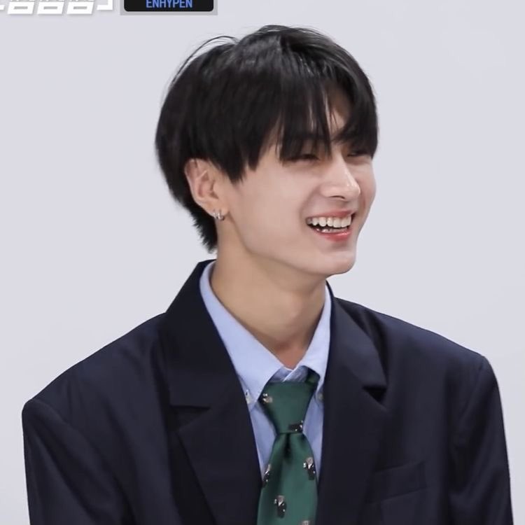 jyhourz's tweet photo. extremely cute photos from park jongseong. 
— a thread 🧵 https://t.co/MuTGt0AOc0