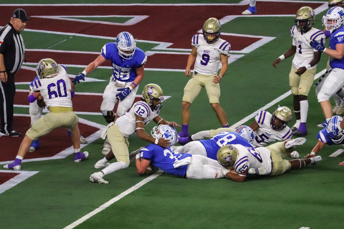 Sykotyk's tweet photo. Keep Your Head Up
12/16/2020 - Windthorst v. Mart #PhotoPoll
@TXHSFB https://t.co/nQCRhX2kAD