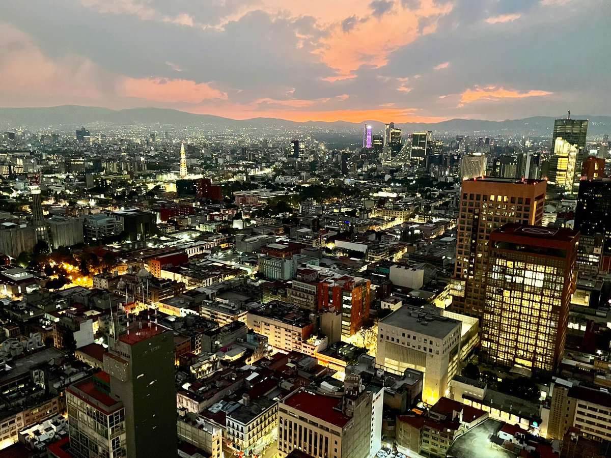 DirtyDee2's tweet image. 😍 #chasingviews #shotoniphone