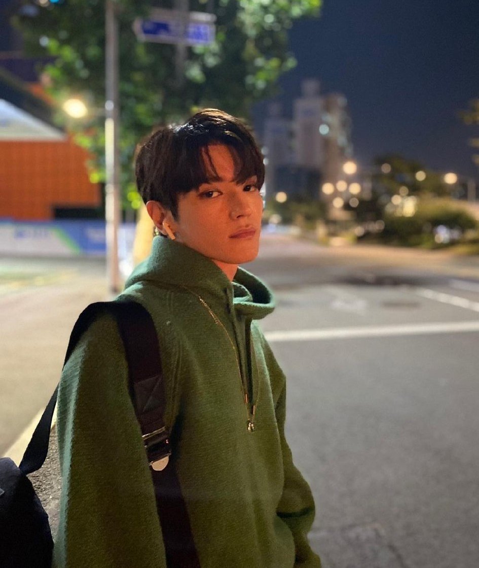 candymktl's tweet photo. namoradinhos de verde dando um rolêzinho 💚

#NSD #NCTzenSelcaDay #NCT #TAEYONG https://t.co/Bloto9SRUh