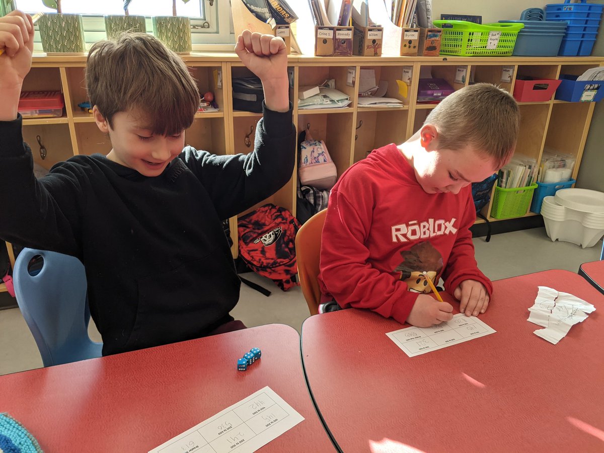 MsBarringtonCG's tweet photo. Applying our knowledge of comparing and ordering numbers with some new dice games @ChristinaGFMPSD @FMPSD #iteachthird #mathisnotaworksheet #learningthroughplay #grade3istheplacetobe https://t.co/WL5rqRj4WK