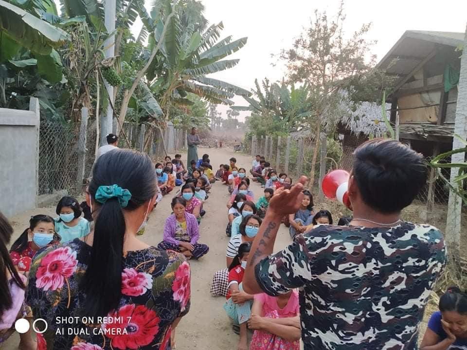 Joint forces of pro-democracy activists from villages of YinnMarPin Township staged the marching strike in this early morning.
#GSCB  #HoldJuntaAccountable 
#2022Mar9Coup
#WhatsHappeningInMyanmar