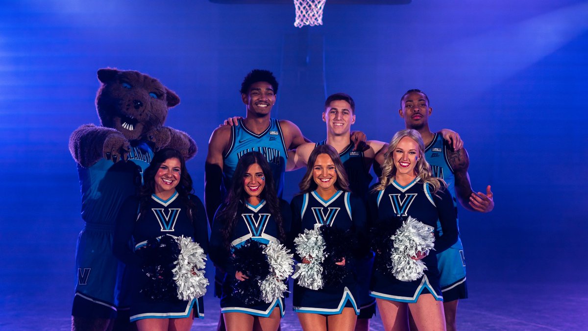 CoachJayWright's tweet photo. Love having @VillanovaCheer and @WillDCatVU with us in New York to support our guys - Thank you for your endless support all season ! https://t.co/YPsRvhkDWD