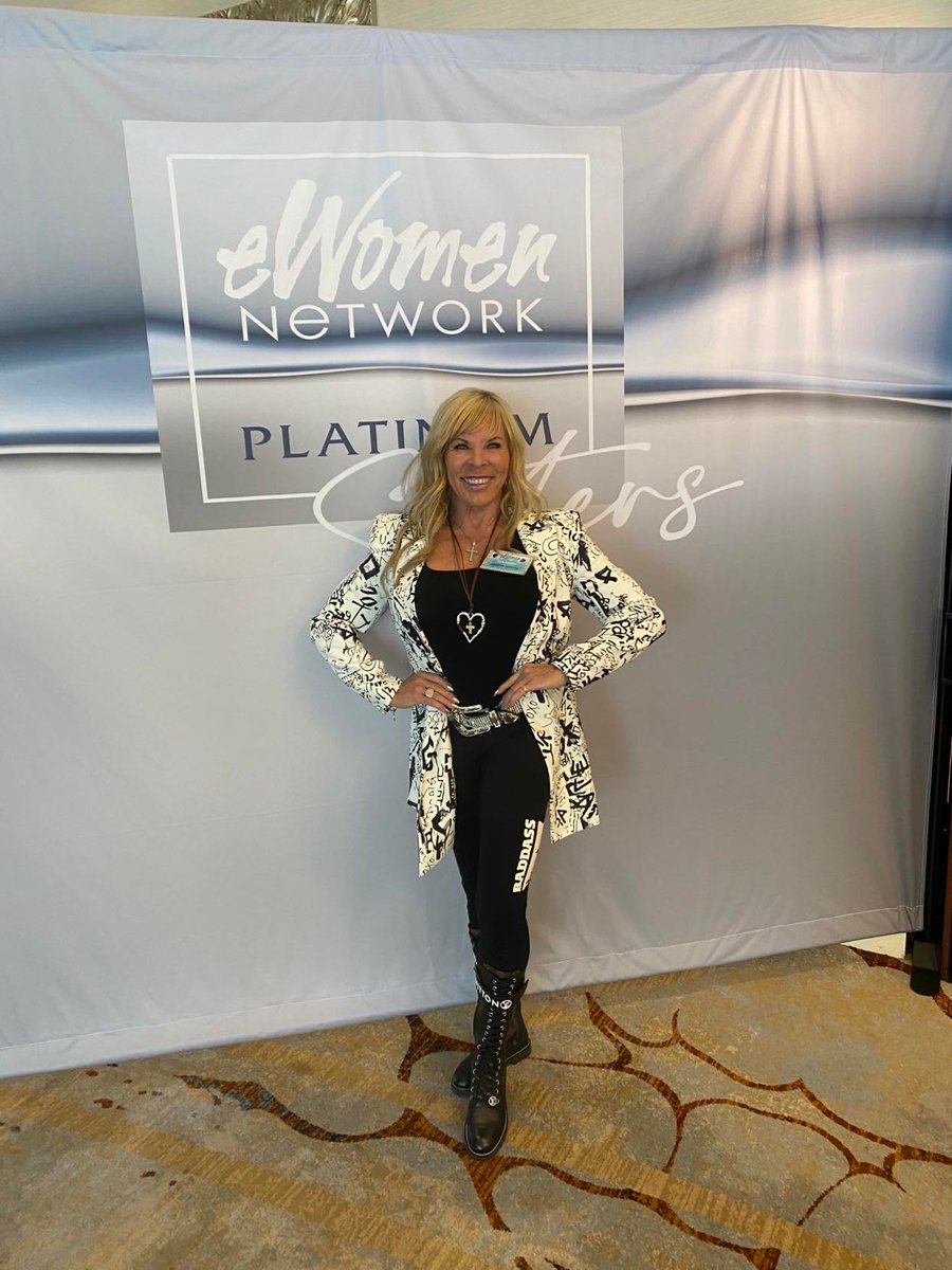 ImLaurenMPowers's tweet photo. Had so much fun and learned so much together with my eWomen Network Platinum sisters!
#LaurenMPowers #eWomenNetwork #eWomenNetworkPlatinumSisters #EmpoweredWomen https://t.co/OWOWhBkVZk