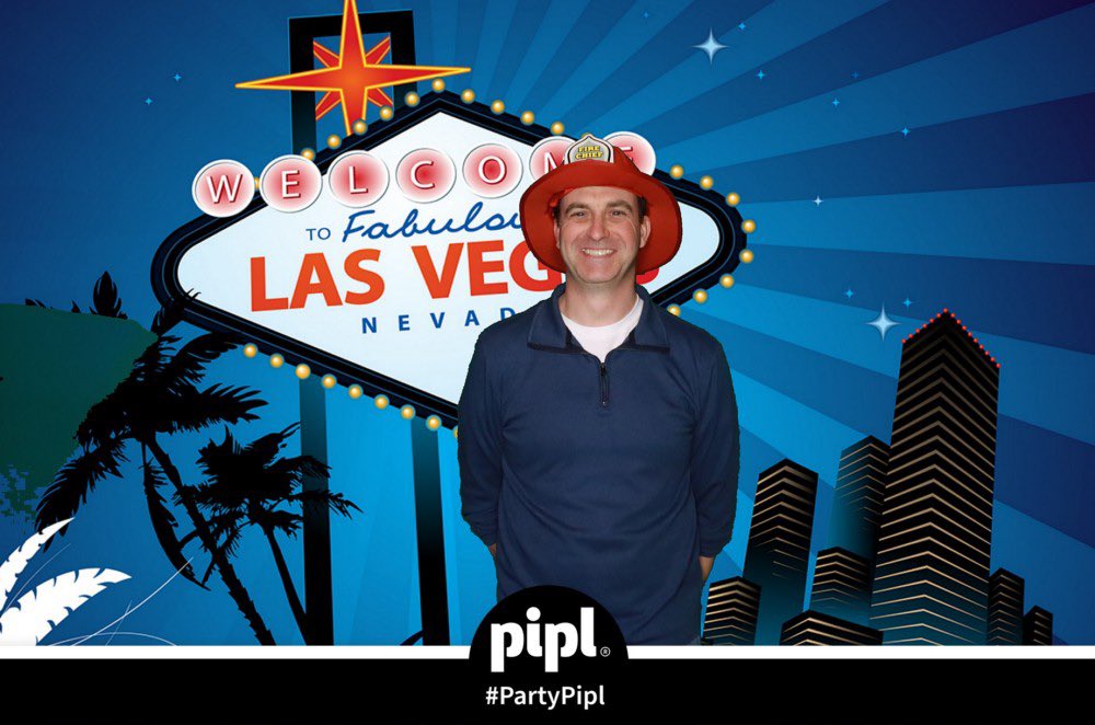 jshoebox's tweet photo. #partypipl - welcome to Vegas https://t.co/BE2xYeVXid