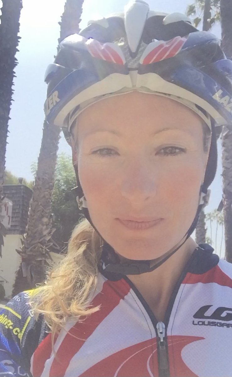 teamhetzel's tweet photo. International Women’s Day! 🔥💃 Here’s to strong women! May we know them, may we be them, may we raise them 🙌❤️🤩 #women #empowerment #empoweringwomen #cyclist #athlete #teamusa #duathlete #justdoit https://t.co/GUa5GcgLdd