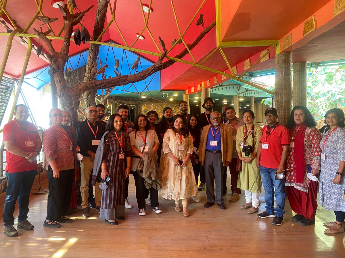 hkots26's tweet photo. @PassionTrails @MPTourism The group with Vasant Nirguneji with @IMVoyager @IndraniTweeets
@shaunakbshah https://t.co/HPE6gUt0YE