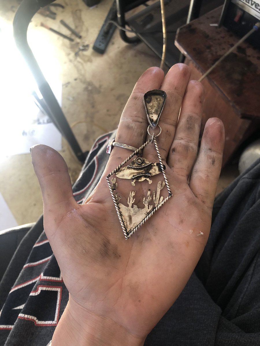 LoganPerryman's tweet photo. My hands look like this so I can afford the diesel to drive to the post office everyday.😂🤦‍♀️ https://t.co/2mhFwA8a44