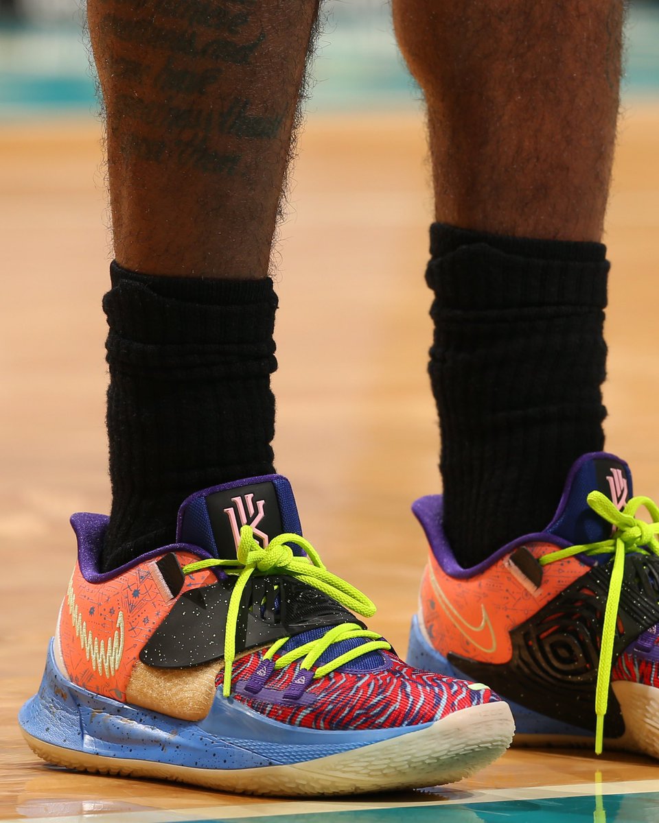nba_kicks's tweet photo. Kyrie Irving tuvo uno de los partidos más eficientes de la historia anotando 50 puntos con 15-19 en TC y 9-12 en 3P (!!!!!!!) 

En sus pies? Kyrie Low 3.

Que sus creencias no tapen la bestia de jugador que es
 https://t.co/Pa5LrqupY3