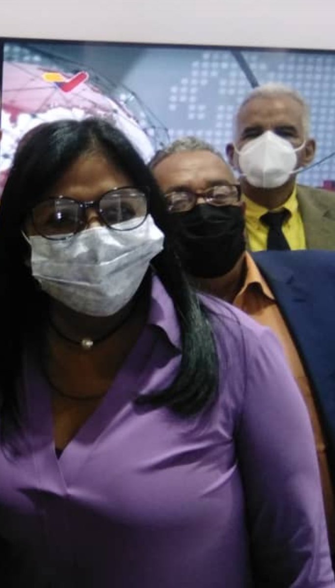 Fenasirtrasalud's tweet photo. #7Mar con nuestra Camarada Vicepresidenta en el marco del plan de recuperación del salario real para las trabajadoras y trabajadores de todos los sectores @Fenasirtrasalud presente con nuestro líder Octavio Solorzano, Venceremos!! https://t.co/5W74gVjbBF