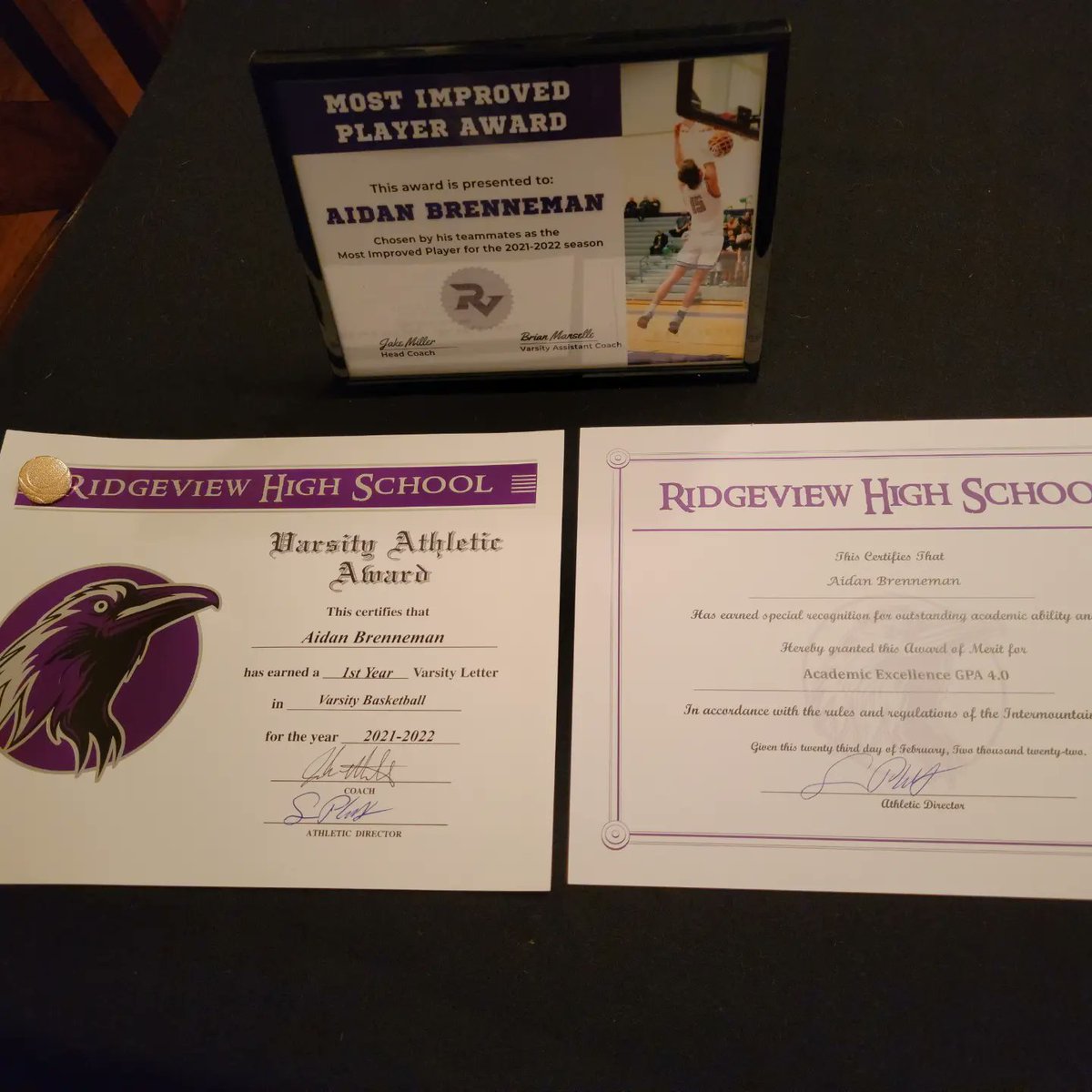 <a href="/AidanBrenneman/">Aidan Brenneman</a> received the Academic Excellence Award with a 4.0 GPA, Basketball Varsity Letter and Most Improved Player Award tonight. Dual Threat athlete on the court and on the field. <a href="/RVRavensFB/">Ridgeview Ravens Football</a> <a href="/RidgeviewBaske1/">RidgeviewBasketball</a> <a href="/RavenRecruiting/">Ridgeview HS (Oregon) Football Recruiting</a> <a href="/QBHitList/">QBHitList.com</a> <a href="/PrepRedzoneOR/">Prep Redzone Oregon</a> <a href="/Cruz2525/">Jonathan Cruz</a> <a href="/BQuinnQB/">Brendin Quinn🎯</a>