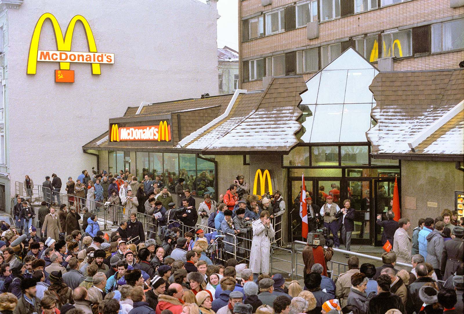 Karwan Fendi on Twitter: "In January 1990, the first Soviet #McDonald’...