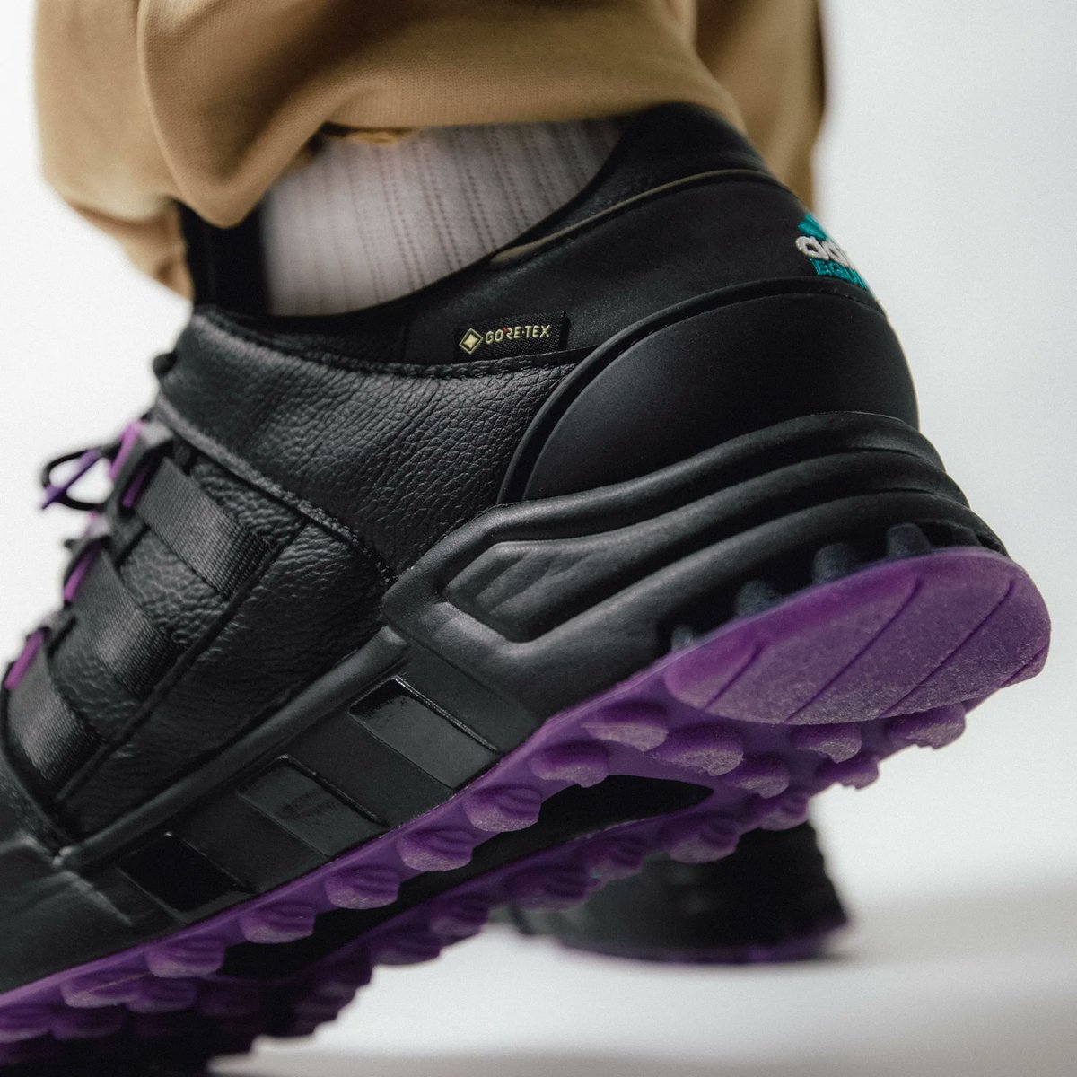 titoloshop's tweet photo. adidas Equipment CSG 91 and 93 *Gore-Tex* 
check it out 📲 https://t.co/vVgAqwBDc0

🏃🏿‍♂️UK 7 (40 2/3) - UK 11.5 (46 2/3)
🔎 GX3618 and GX3617

#adidas
#eqt
#adidaseqt
#eqtfamily
#goretex
#equipmentcsg91 
#equipmentcsg93 https://t.co/kdY5jqtFr7