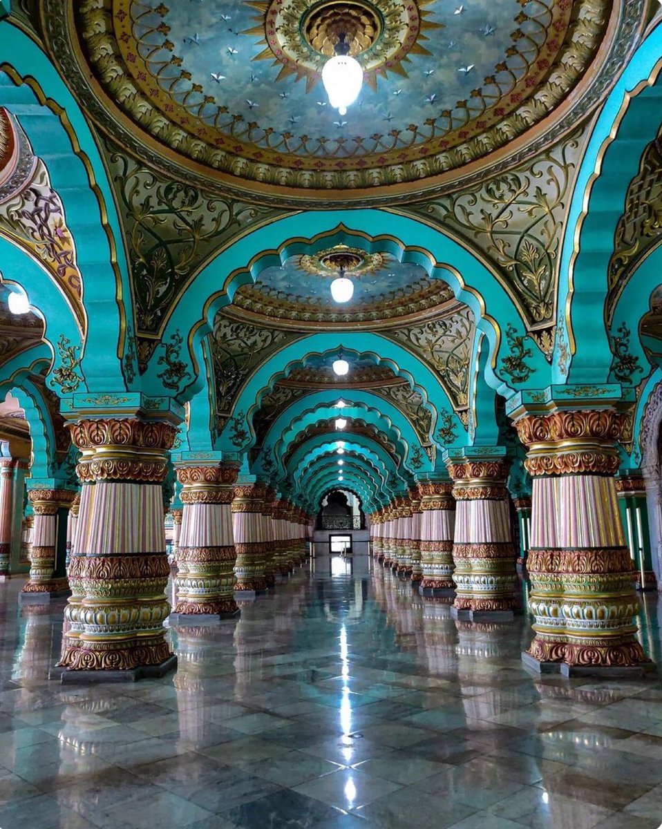 vlady_elena's tweet image. Beautiful Durbar Hall of Mysore Palace, India 🇮🇳.
©️bongnazi.