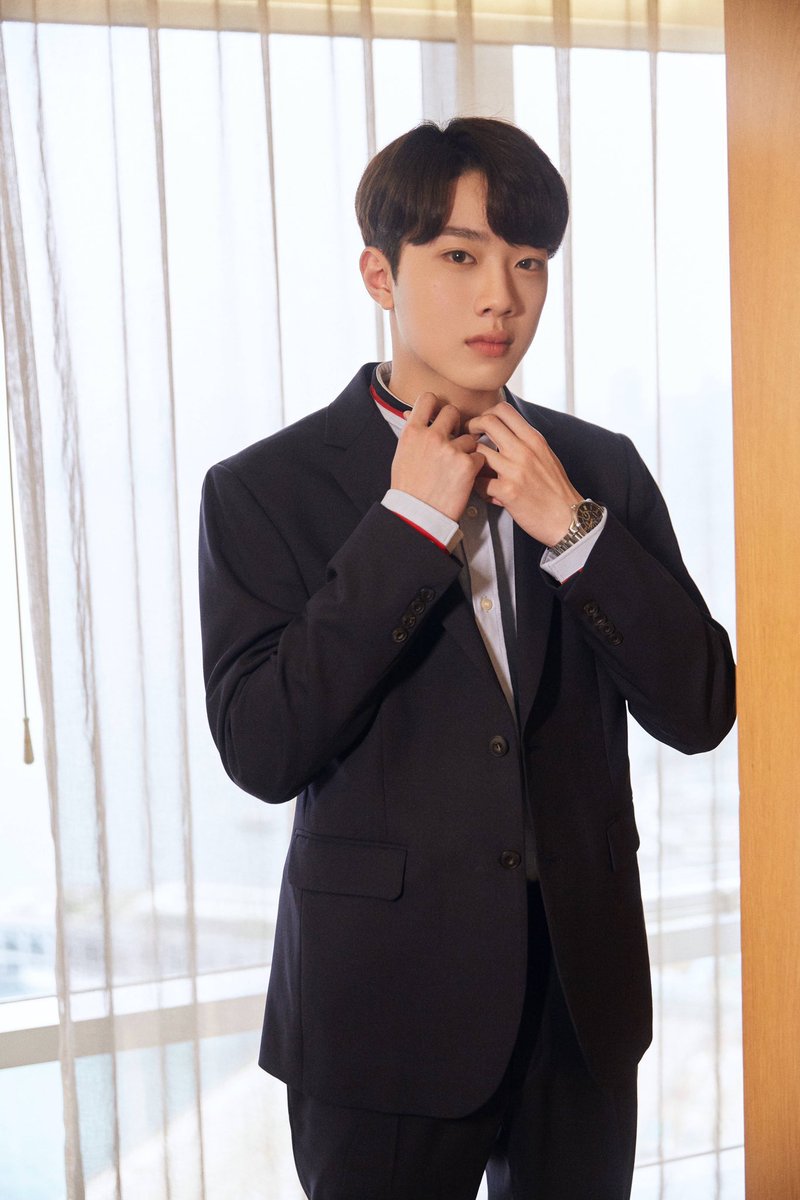 guaniuwu's tweet photo. EDWARD LAI #라이관린 https://t.co/BaYN346zOr