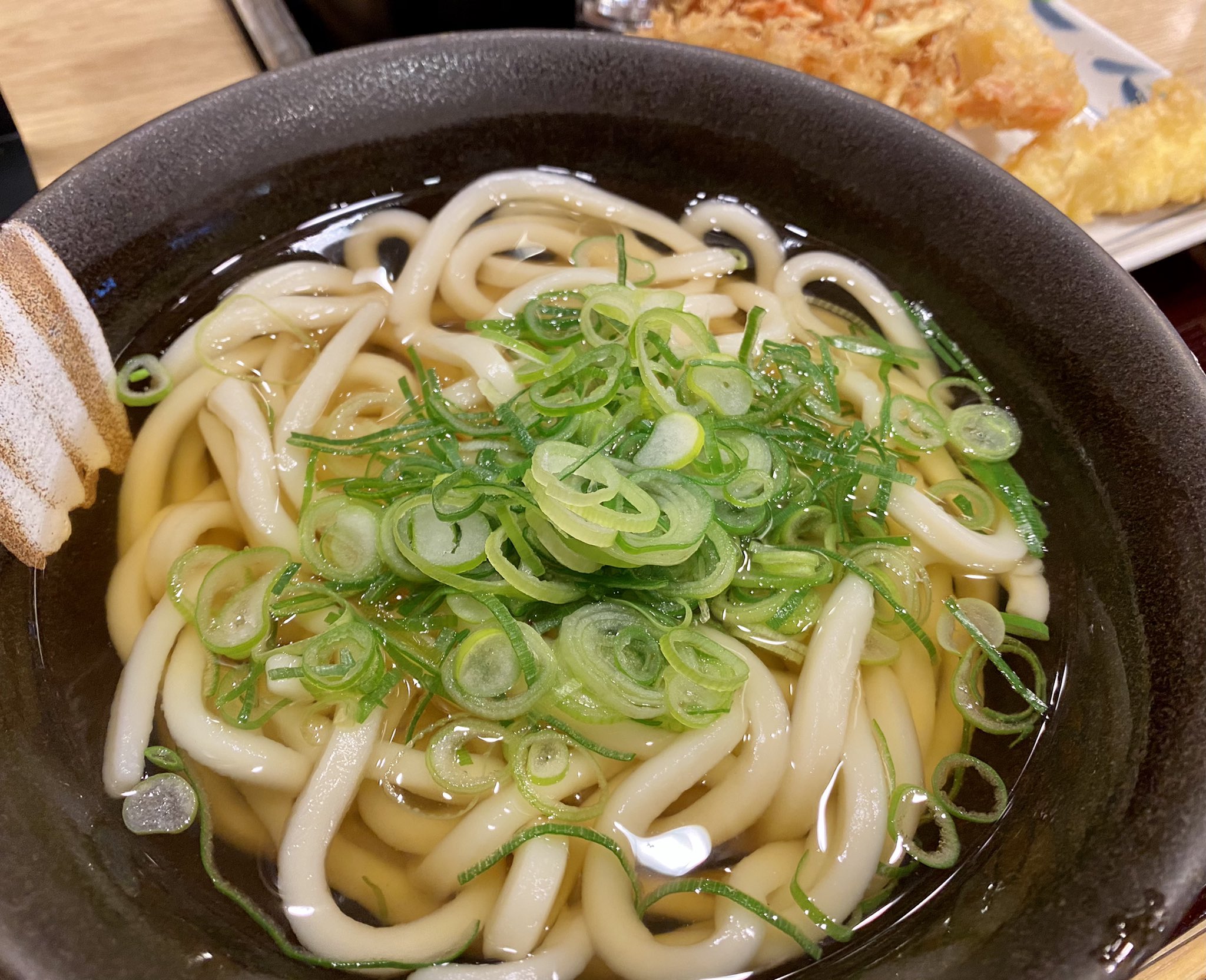 Kazuki Fujisawa 小麦価格高騰でしばらくうどんを食べられなくなるかもしれんから うどんを食べてる ロシアに対する経済制裁で米しか食うな と言われたら 僕はそれぐらいの不便は喜んで受け入れる Standwithukraine T Co Twzse68jrx Twitter
