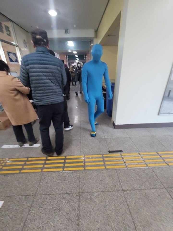 bcwlm4's tweet image. 이번 대선 결과에 관계없이 최고의 투표인증 드레스코드. 
아침에 봤던 그 분이 끝내는 투표장에 ㅋㅋㅋㅋㅋㅋㅋㅋㅋㅋㅋㅋㅋㅋㅋㅋㅋㅋㅋㅋㅋㅋㅋㅋㅋㅋㅋㅋㅋㅋㅋㅋㅋㅋㅋㅋㅋㅋㅋ