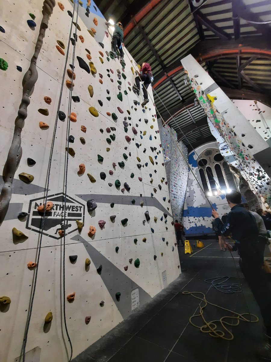10thWidnes's tweet photo. Monday night both cubs and scouts where out climbing! Scouts learning to belay and the cubs improving their climbing skills. Even invested 3 new cubs into the pack! https://t.co/D8UwZ9MMLm
