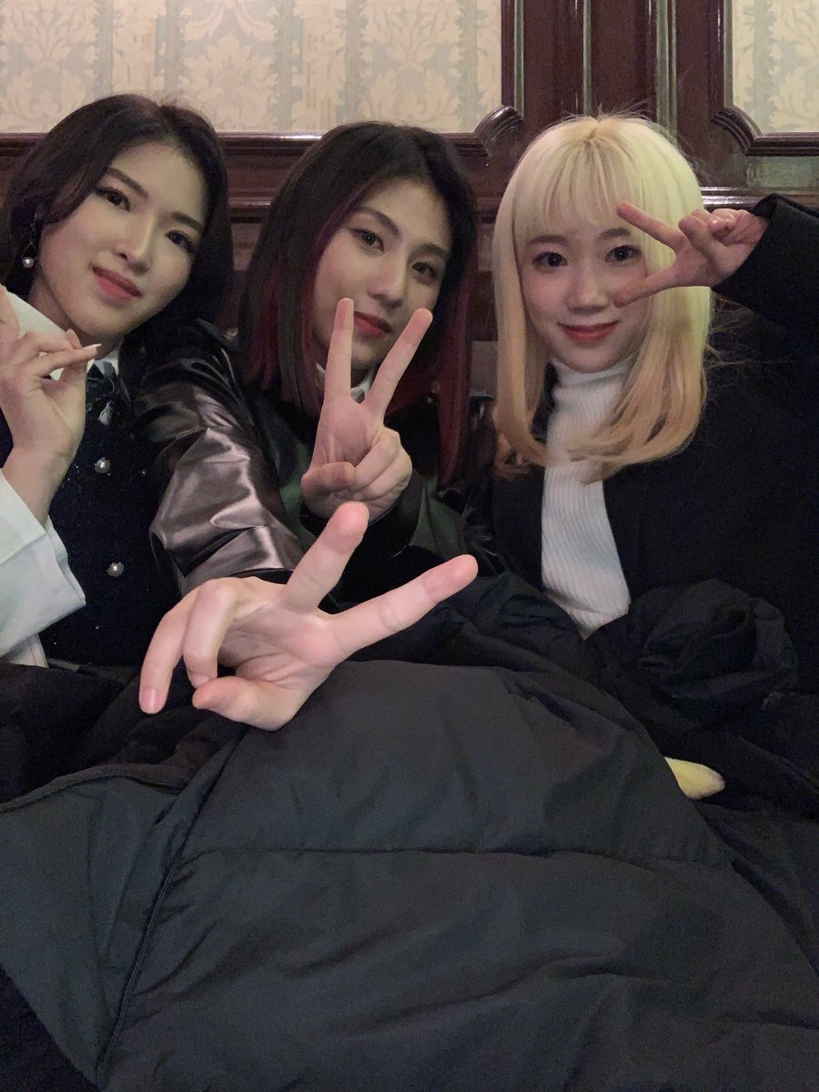 RumbleG3's tweet photo. 💕Dear Hope 많이 사랑해주세용 💕

RUMBLE-G : DEAR HOPE
2022.03.11 12PM(kst)
M/V UPLOAD
YouTube Channel 
“RUMBLE-G WORLD”

#RUMBLEG #럼블지
#Dear_Hope #디어호프 https://t.co/f1uRvC41lD