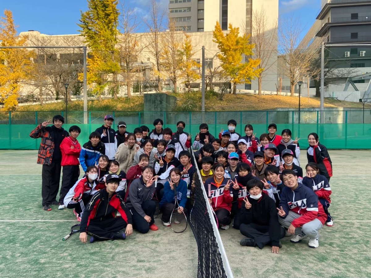 chiba_nante's tweet photo. 千葉大学に合格された方々おめでとうございます🌸

軟式テニス部は男女約60人で仲良く活動している部活です👏🏻
なんとほとんどが初心者なんです！これ、へーて話ですよね。

テニスに興味がある人もない人もぜひDMください！

#春から千葉大 #春から千葉医　
#春から千葉看 https://t.co/VqLxvr2mrc